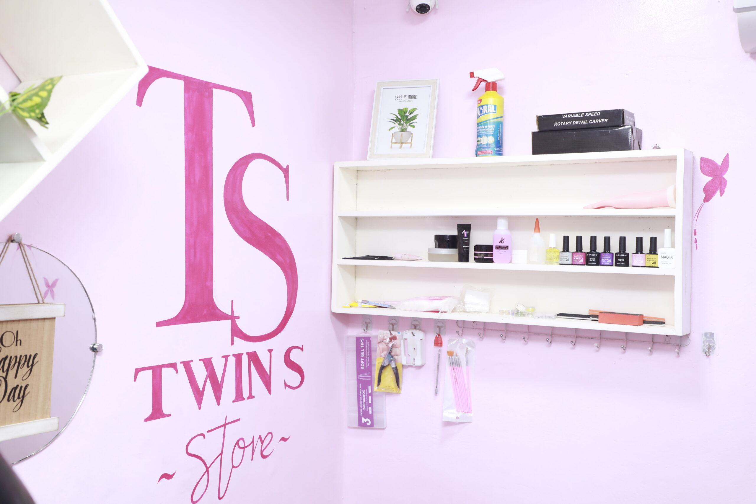 Twin Store, boutique de friperie sur la rue Professeur Koné Tiémoman